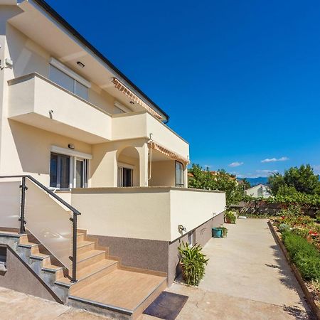 Apartments Star By The Sea Чижичи Экстерьер фото